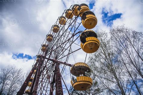 Old Ferris Wheel in the Chernobyl Exclusion Zone 15545009 Stock Photo at Vecteezy