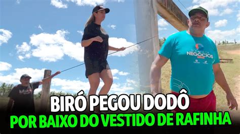 BIRÓ PEGOU DODÔ OLHANDO POR BAIXO DO VESTIDO DE RAFINHA NA PONTE YouTube