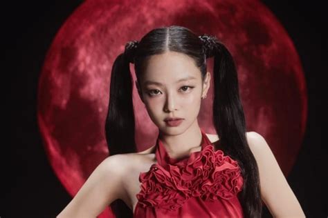 BLACKPINKs Jennie Breaks Own Billboard Hot 100 Record For Highest