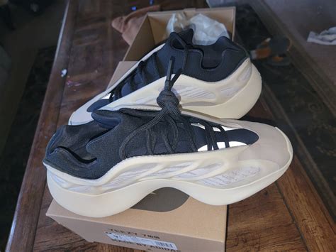 Adidas × Kanye West Yeezy 700 V3 Azael Grailed