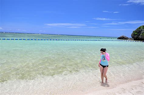 沖繩海灘・nirai Beach・日航飯店旁非住客也可免費享用的無敵海景沙灘 焦糖熱一點 Bite A Map