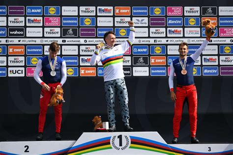 Mondiaux de cyclisme triplé français au BMX Race Romain Mahieu en or