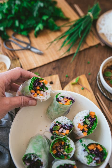 Rouleau de Printemps Végétarien arc en ciel sauce cacahuète