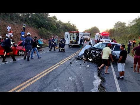 VÍDEO Quatro pessoas morrem após batida entre dois carros na BR 367 em