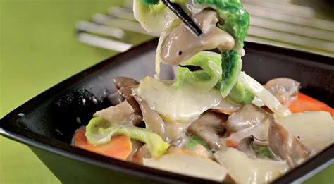 Китайская капуста под молочным соусом с вешенками, пошаговый рецепт с фото
