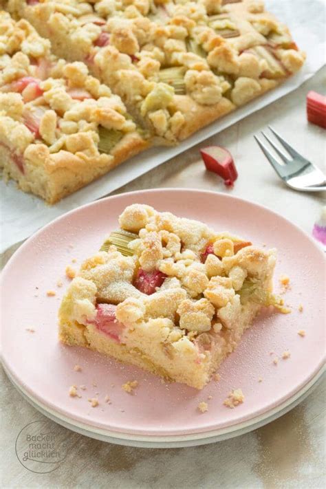 Rhabarberkuchen mit Streusel Backen macht glücklich