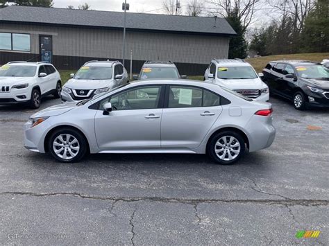 Classic Silver Metallic 2021 Toyota Corolla Le Exterior Photo