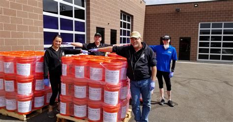 Distilleries Donate Loads Of Hand Sanitizer To First Responders Cbs Colorado