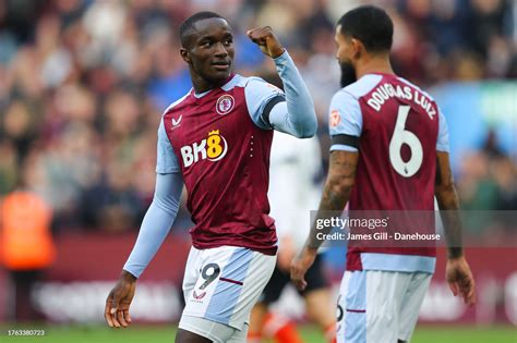 Aston Villa Luton Town High Flying Hosts Put Luton To The Sword