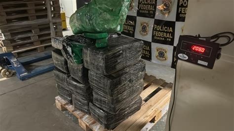 PRF apreende quase 400 kg de maconha e cerca de 600 mil maços de