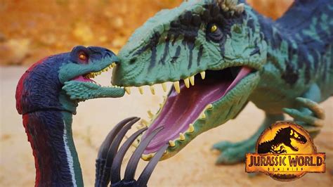 Gigan Vs T Rex Therizinosaurus Battle In New Jurassic World Dominion