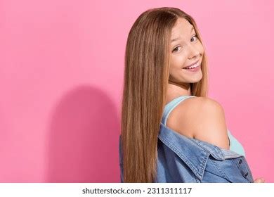 2 028 рез по запросу Naked young teen girl изображения стоковые фотографии трехмерные