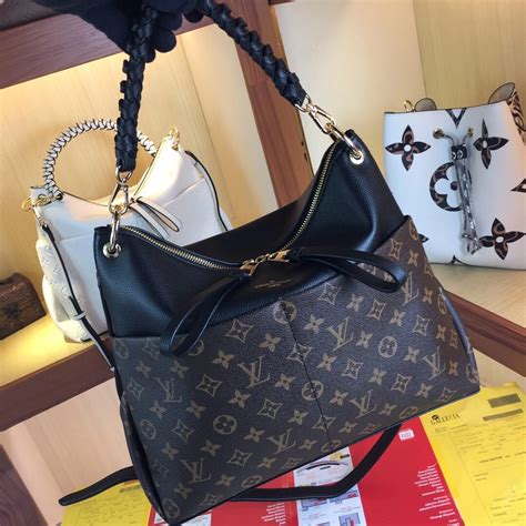 Who Makes Louis Vuitton Handbags | semashow.com