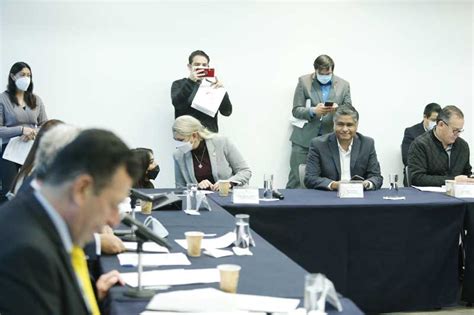 Reunión de la Comisión de Hacienda al dictamen por el que se elige a