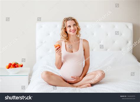 Portrait Smiling White Caucasian Blonde Pregnant Stock Photo Shutterstock