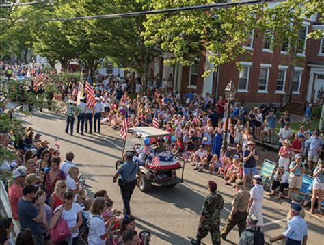 Parade Und Feuerwerk Zum Juli Kehren Nach Edgartown Zur Ck The