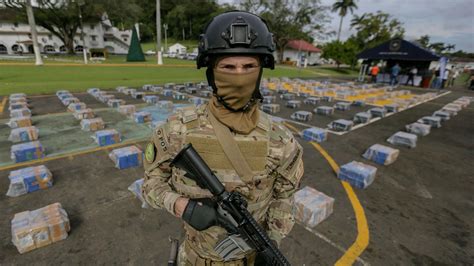 Autoridades De Panam Incautan M S De Cuatro Toneladas De Droga Y Cerca