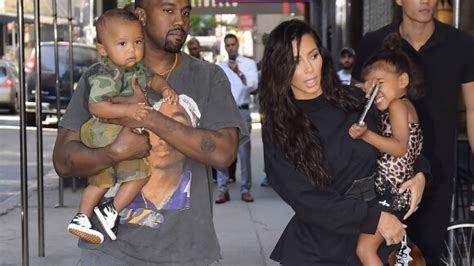 Photo Kim Kardashian Et Son Mari Kanye West Dans Les Rues De New York