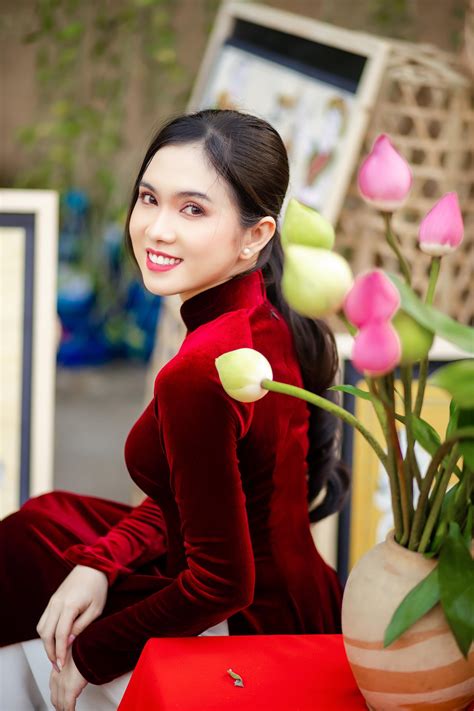 Hot Girl Mi N T Y Khoe Nhan S C Ng T Ng O Trong T O D I N T T H T