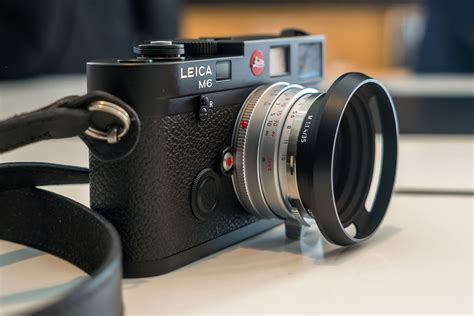 hands     leica  rediscovering film photography petapixel
