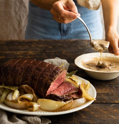 Bœuf braisé aux champignons à la moutarde Trois fois par jour