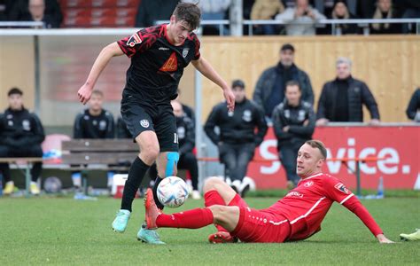 Ssv Reutlingen Bekommt Beim In Gm Nd Lehrstunde Vom Aufsteiger