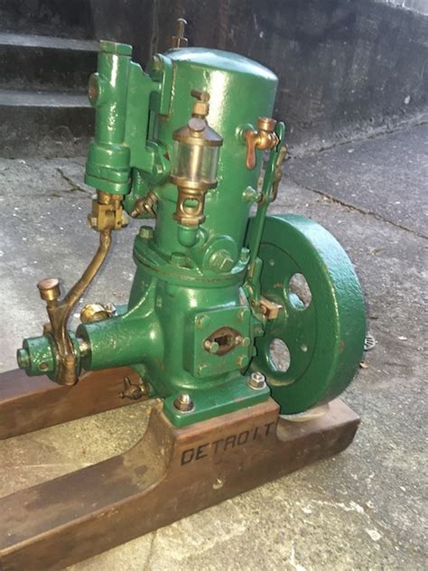 Old Marine Engine: Detroit Engine Works single cylinder marine engine ...