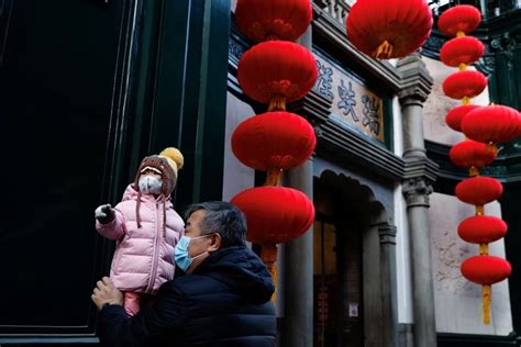 Chinas Population Shrinks For The First Time Since 1961