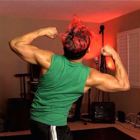 Markiplier Flexing Muscles by PokemonToonPatrolFan on DeviantArt