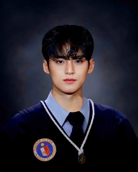 Seventeen Album Mingyu Seventeen Grad Pics Graduation Pictures X