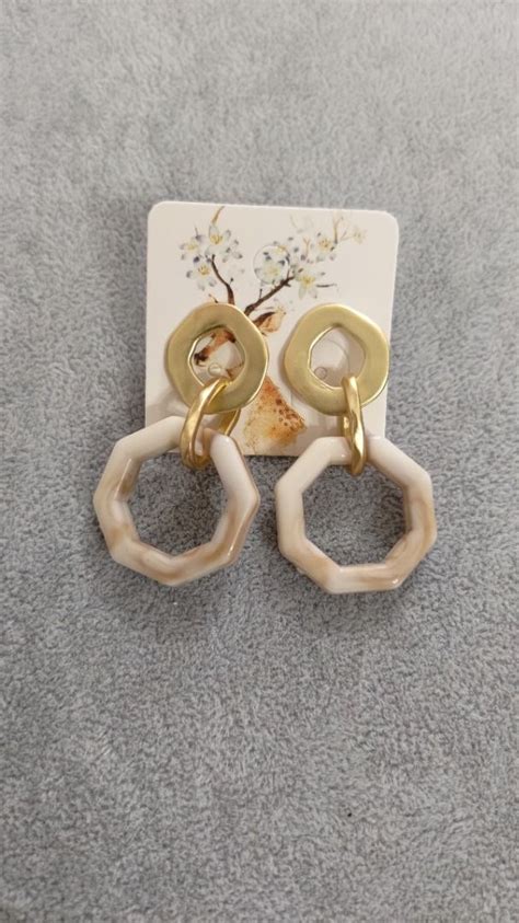 Earrings 女裝 飾物及配件 耳環 Carousell