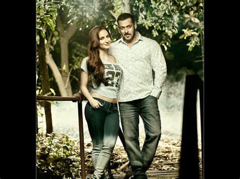 Elli Avram And Salman Khan