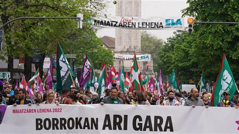 Los Sindicatos Llaman A Llenar Las Calles Apelando A La Huelga Y La