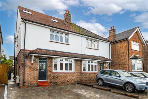 Eastnor Road Rh2 3 Bed Semi Detached House £600 000