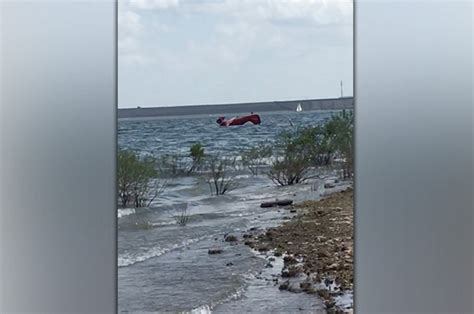 Plane crashes into lake during emergency landing | Daily Star