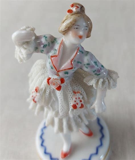 Ancienne Statuette Danseuse En Porcelaine Avec Dentelle Karl Ens