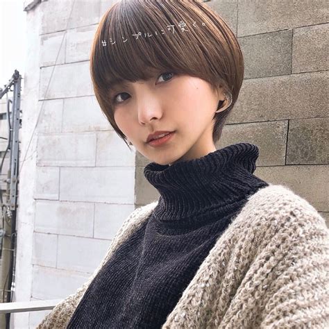 ナチュラル インナーカラー ショート 切りっぱなしボブ×clore Omotesando×大上海人×526662 Hair ショートのヘアスタイル 美髪 髪型