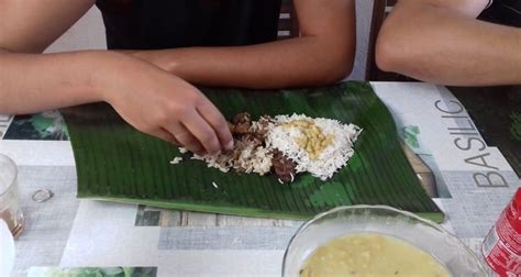 Comment préparer et manger sur une feuille de bananier à La Réunion