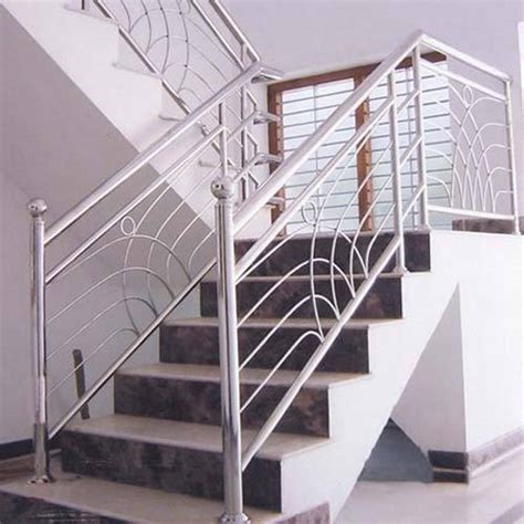 Silver Bar Stainless Steel Wood Railing For Home Mounting Type