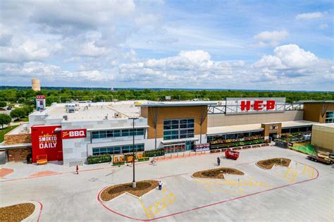 San Antonio H-E-B offering applicants $500 bonuses at career fair