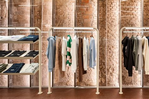 El Departamento diseña la nueva tienda de Nude Project en Valencia Vía Construcción