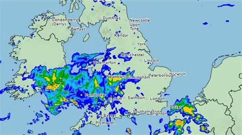 Met Office Map Shows Where Wall Of Rain Will Hit UK In Weather Warning