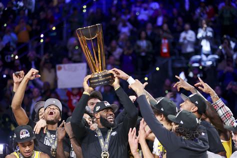 Nba Lebron James Aumenta Su Leyenda Y Honra La Copa Un Experimento