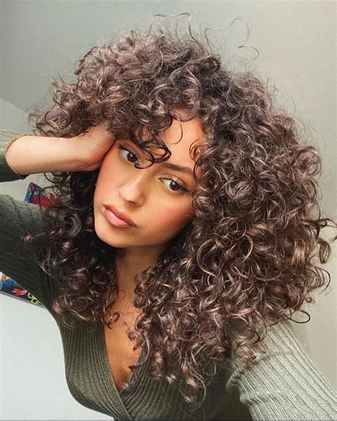 𝓓𝓸𝓼𝓮𝓸𝓯𝓭𝓲𝓸𝓻 Highlights Curly Hair Natural Curly Hair Cuts Curly