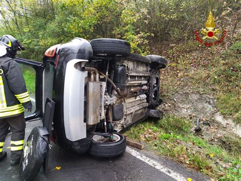 Incidente Pianoro Auto Si Ribalta In Via Zena