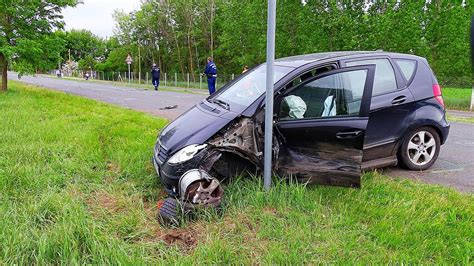 DELMAGYAR Baleset történt Sziksósnál egy ember beszorult az autóba