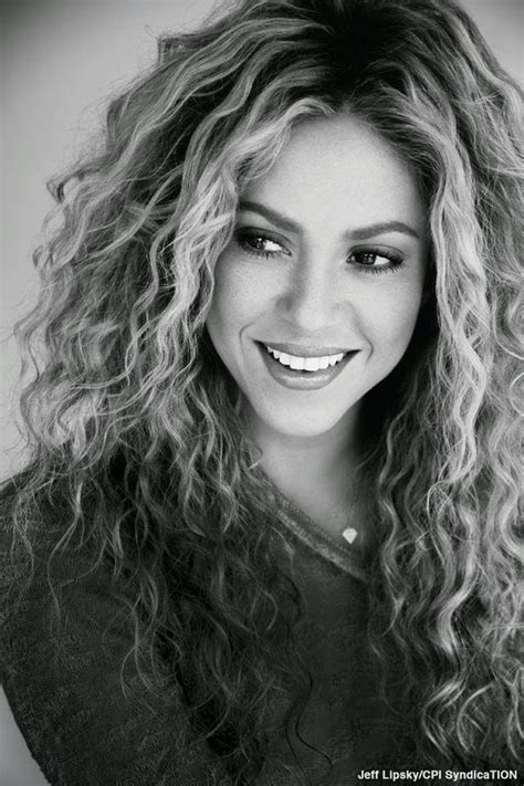 Shakira Ganha Pr Mio De Melhor L Der Da Col Mbia Total Shakira