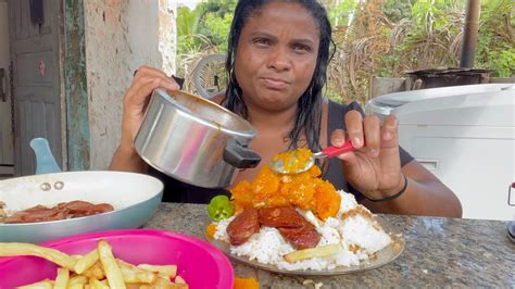 ALMOÇO DE HOJE AQUI NA ROÇA UMA VERDADEIRA DELÍCIACOMENDO DE MÃO