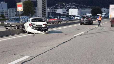 Heftiger Crash Auf A1 Bei Oensingen SO Zwei Verletzte