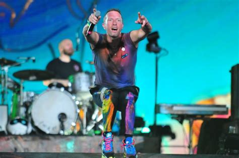 Chris Martin Vocalista Do Coldplay Se Declara Para Cantor Brasileiro